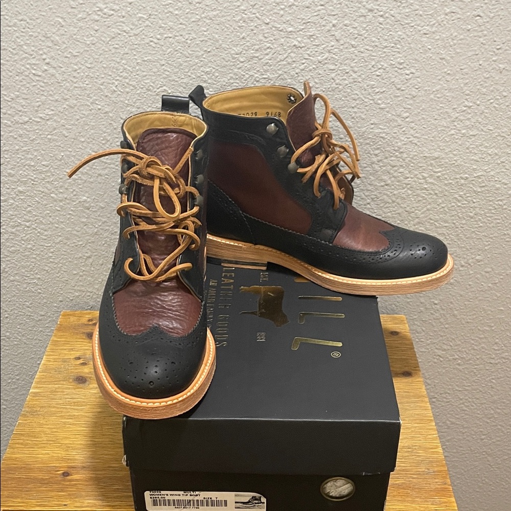 NIB Women’s Will Leather Wing Tip Boot, size 7